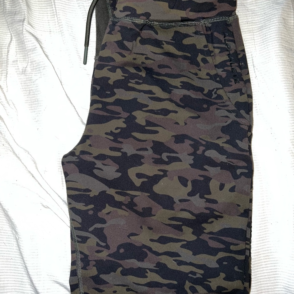 Alphalete camo joggers